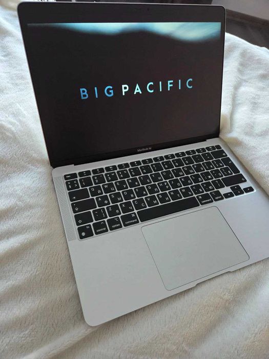 Продам MacBook Air M1 (2020), Silver