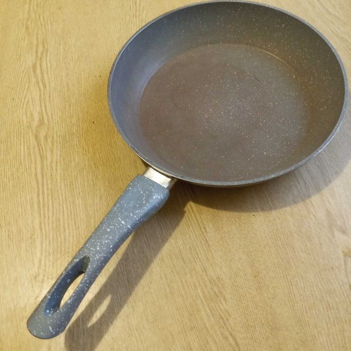 Сковорода 27 см.