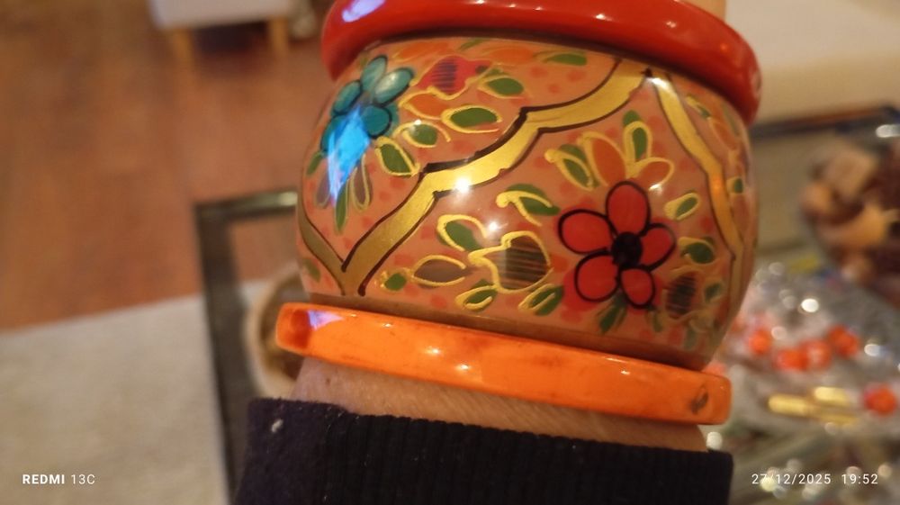 Pulseiras diversas novas muito bonitas