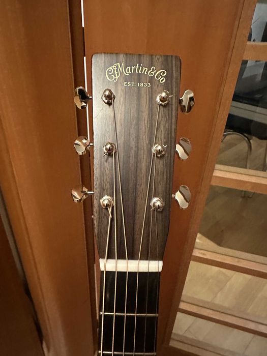 Martin D-28 Satin Nova