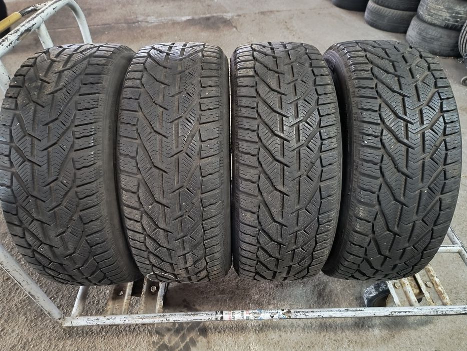 Opony zimowe 225/45r18 Kormoran Komplet