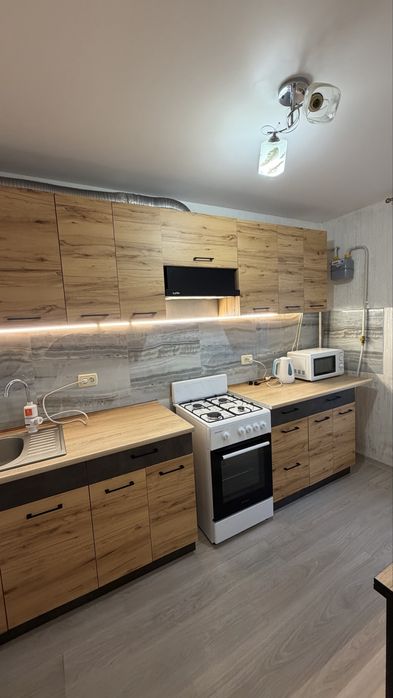 Сдам трехкомнатную квартиру на Репина!!