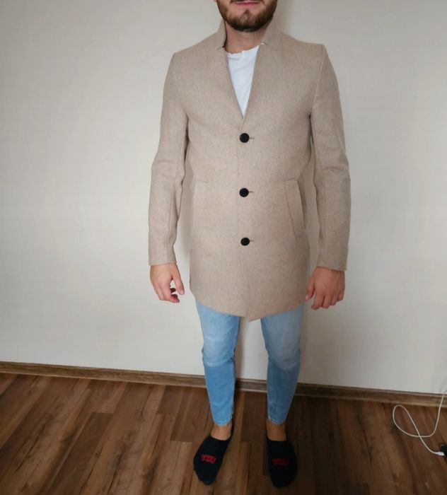 Męski beżowy płaszcz H&M
