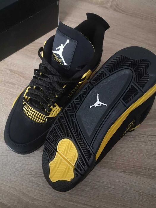 Jordan 4 Retro Thunder r.44