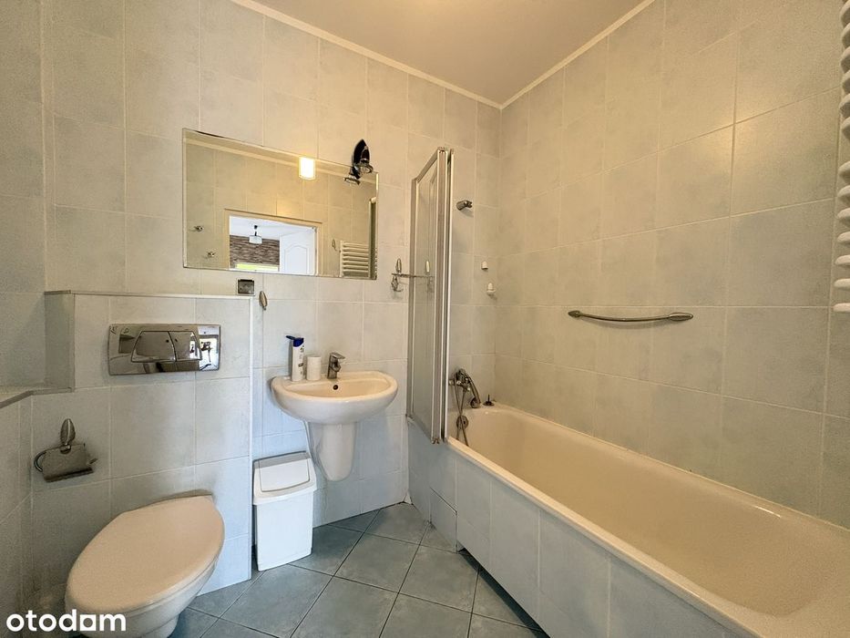 Przestronne 80,5 m² z 3 pokojami, odrębną kuchnią i balkonem