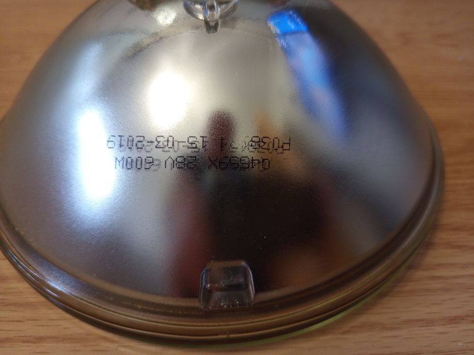 Żarówka halogenowa 28 V /600 wat
