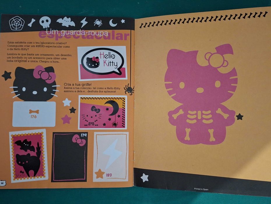 Caderneta de cromos Hello Kitty BCool, 2011, com 102 cromos