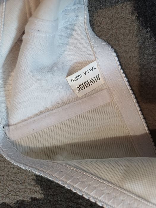 Biustonosz 105 DD nowe