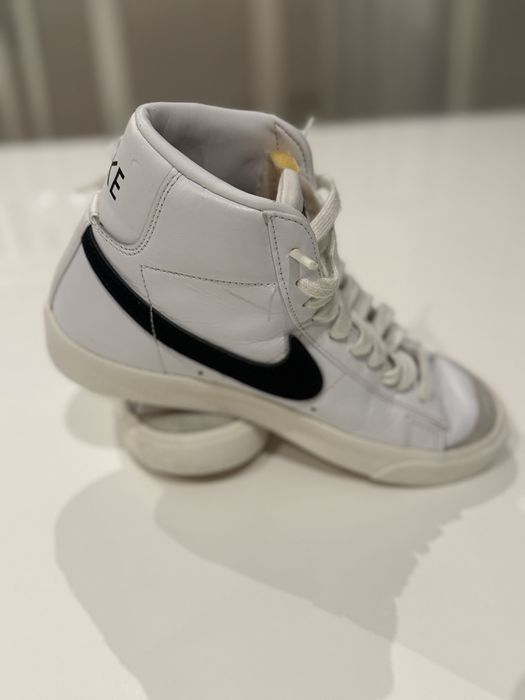 Tenis bota Nike blazer  Mid unisexo
