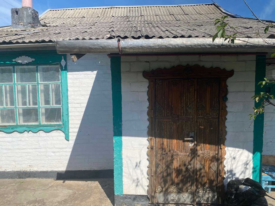 Продам будинок в тихому районі міста