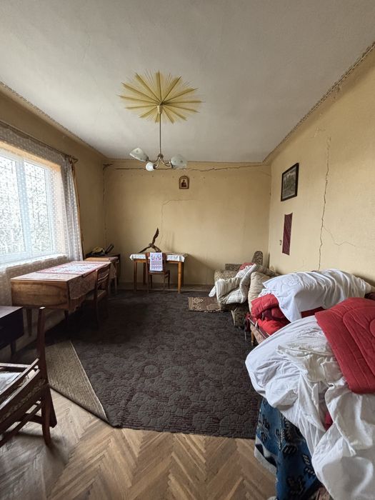 Продаж 3 кімнатноі квартири в 4-ьох квартирному будинку плюс земля Борислав