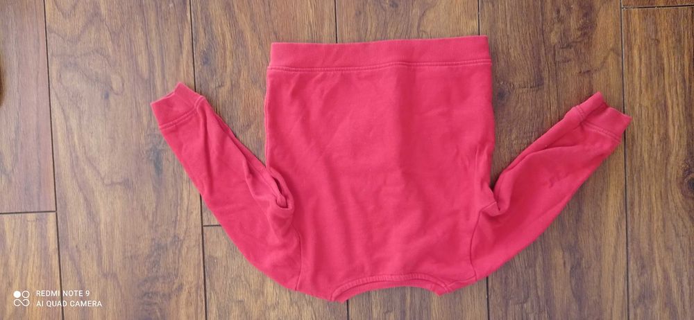 Świąteczna czerwona bluza 92