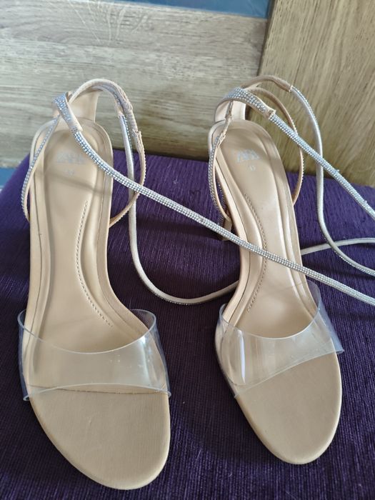 Szpilki 39/40 Zara