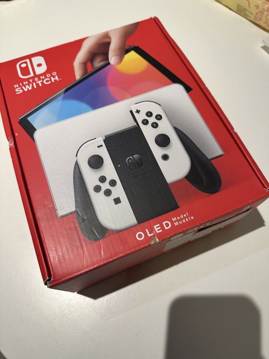 NINTENDO Switch OLED White + 2 игры