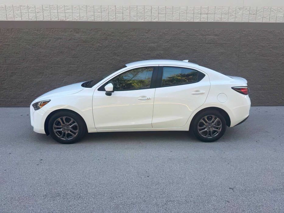 Toyota Yaris LE      2019