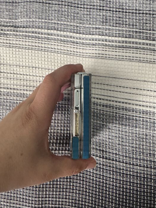 Samsung z flip 5 mint