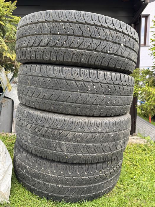 Opony zimowe Uniroyal Snow Max 3 215/60/R17 typ C - auto dostawcze, bus