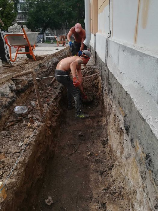 Прибирання расчистка участка от  Строений, деревьев Корней.ВЫВОЗ