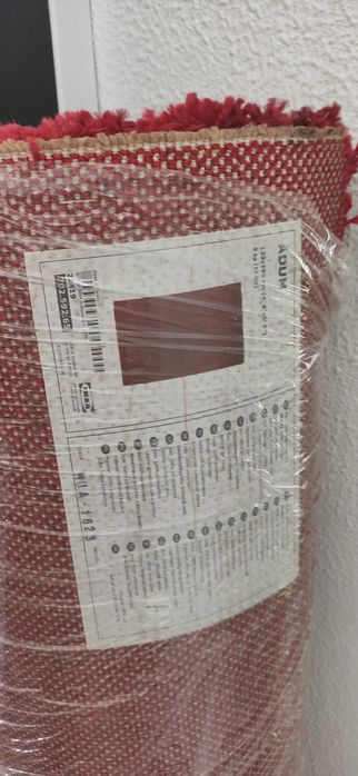 Tapete Ikea Adum vermelho