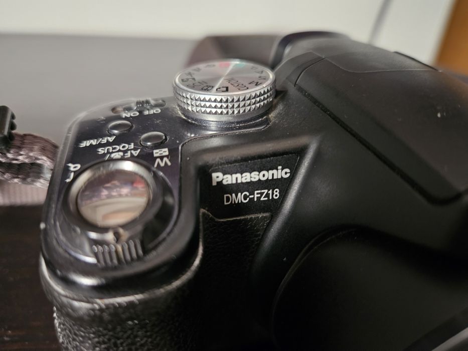 Panasonic Lumix DMC-FZ18 + 2 baterie + ładowarka + osłona + torba