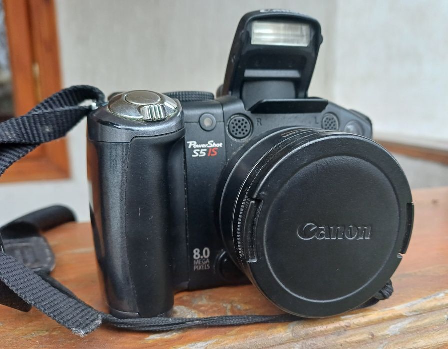 Фотоапарат Canon