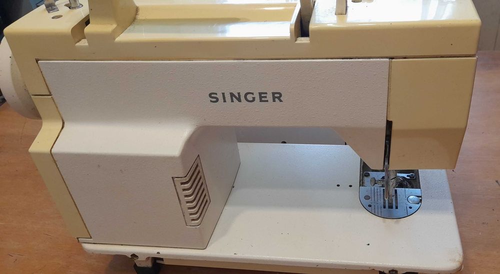 conjunto de 2 máquinas de costura