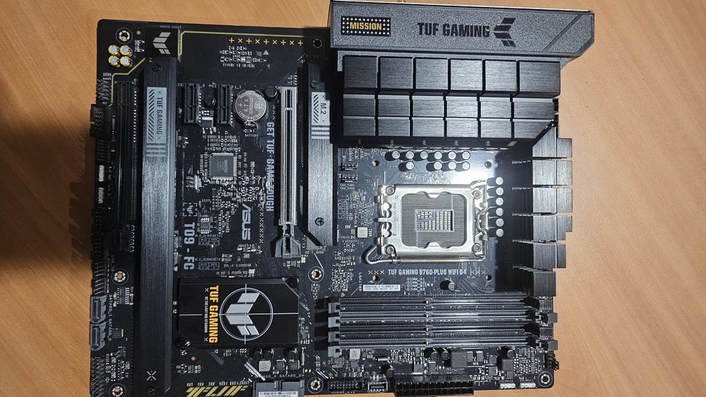Motherboard ASUS TUF Gaming B760-Plus WiFi D4 + Opção de CPU (i5-13600KF ou i5-14600KF)