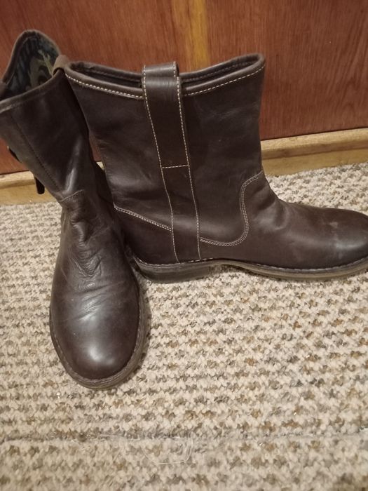 Чоботи FLY London.