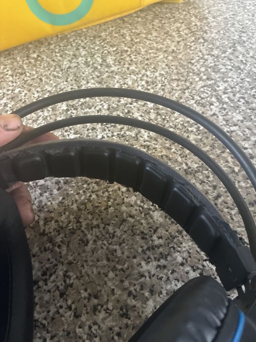 Fone gamer skiller em perfeitas condiçoes , com marcas de uso