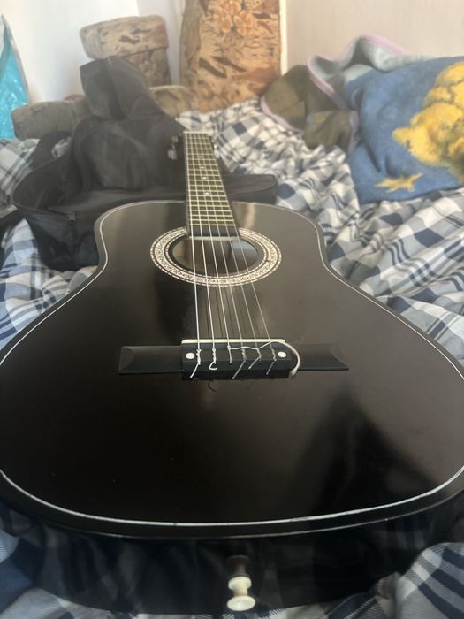 Gitara klasyczna Echo (czarna) + pokrowiec - spedzam za 180 zl