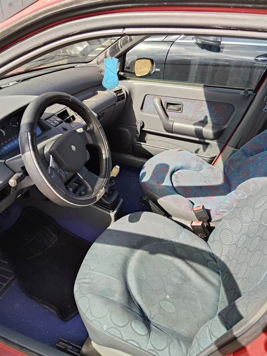 Renault Clio   em bom estado