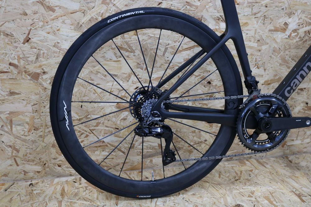 Bicicleta topo de gama Cannondale SuperSix Gen4 EVO Hi-Mod - 5.8KG!