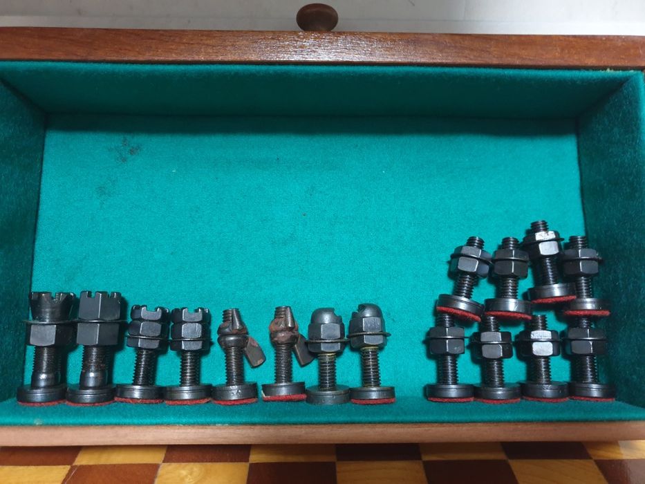 Conjunto completo de jogo de xadrez vintage artístico