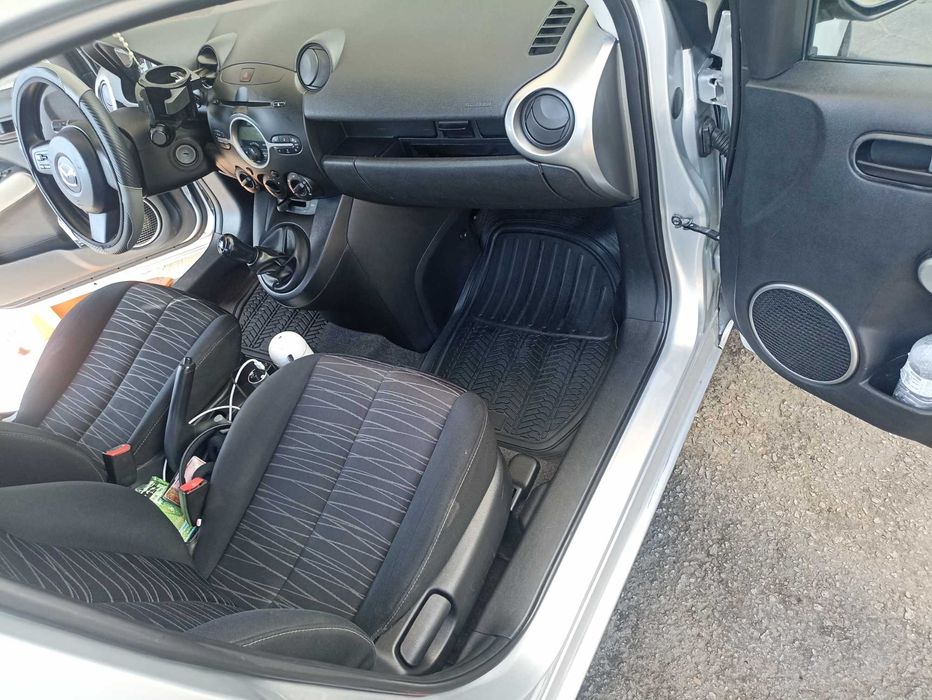Mazda2 2008 – Econômico, Confiável