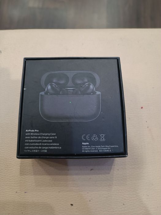 Коробка AirPods Pro