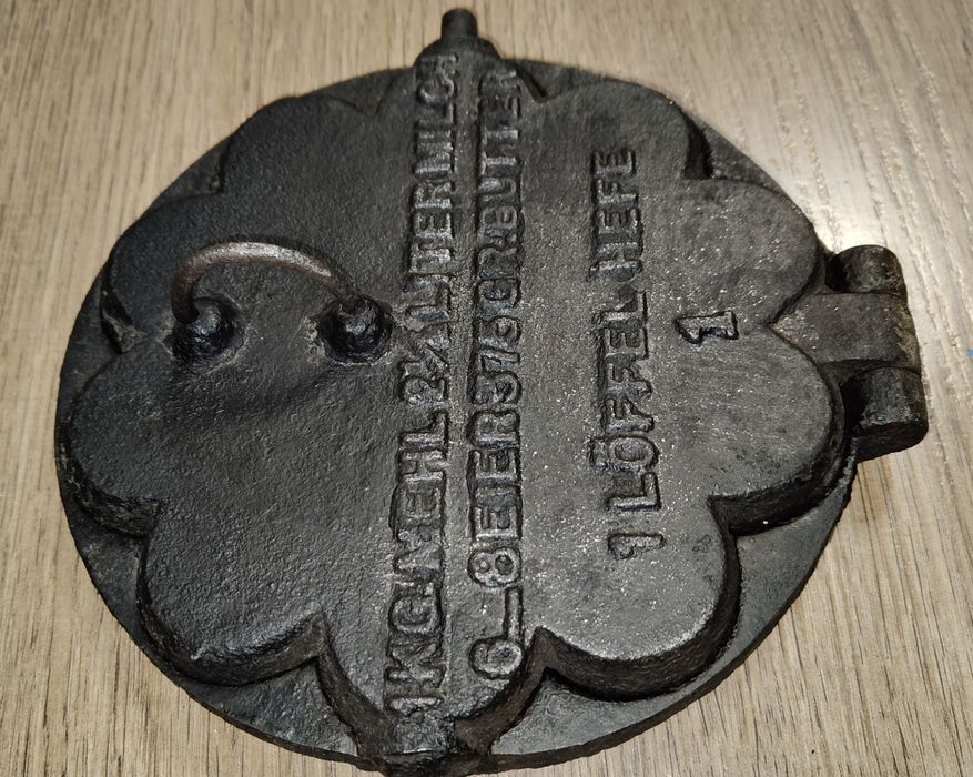 Stara gofrownica przedwojenna żeliwna z przepisem