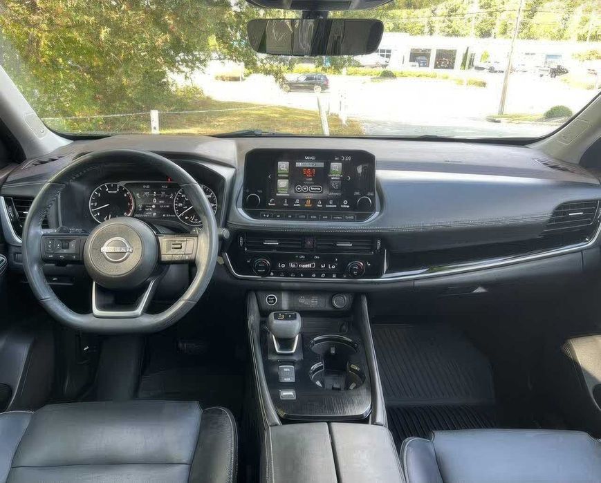 Nissan Rogue SL      2022