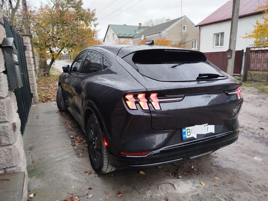 Продам ford mustang mach-e