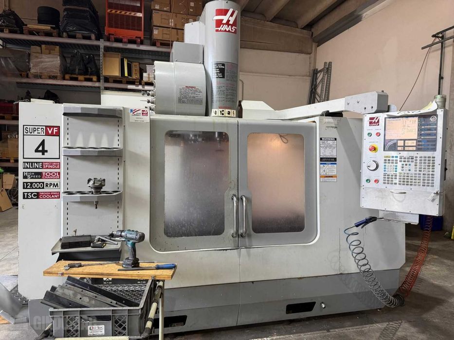 Centrum frezarskie CNC HAAS VF-4SSHE