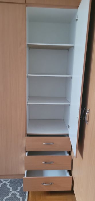 Szafa ubraniowa 3- drzwiowa Jysk