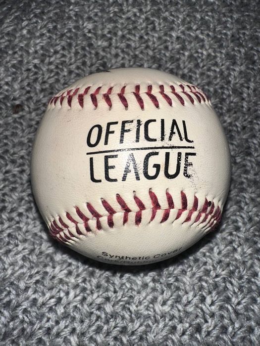 Бейсбольний м'яч