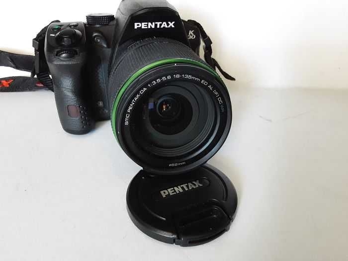 Pentax K30 Camera + DA 18-135 ED AL WR Lens64737811948675124