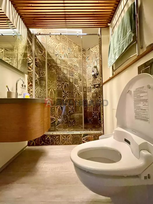 Продаж квартири з дизайнерським ремонтом у ЖК “4 Сезони” біля метро