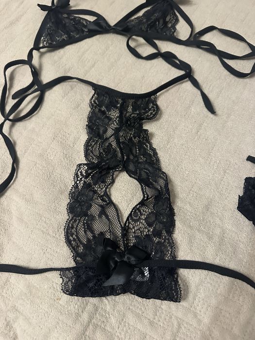 Кружевной комплект нижнего белья