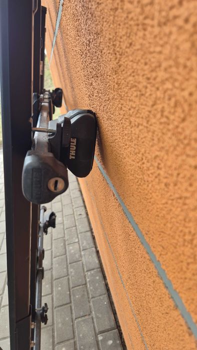 Bagażnik dachowy z uchwytami na 4 rowery
