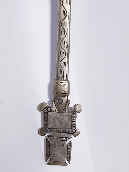 Grande antiga cruz copta de mão