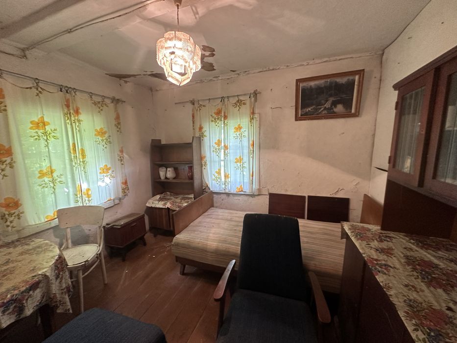 Продам земельну ділянку разом із будиночком у селі Рудка