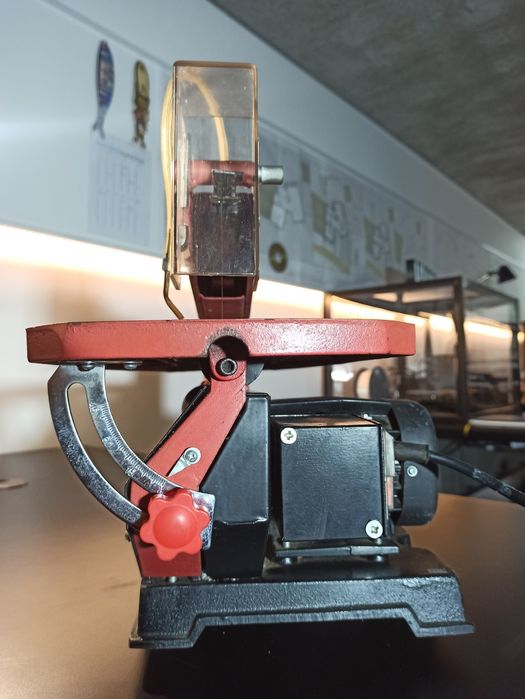 Serra pendular de recortes