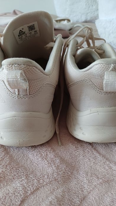 Кросівки PEAK...