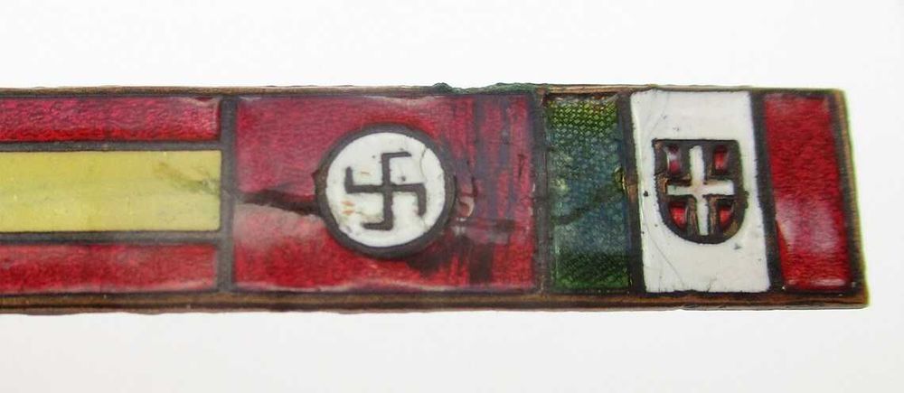 Raro antigo pin alfinete com as 4 bandeiras regimes fascistas